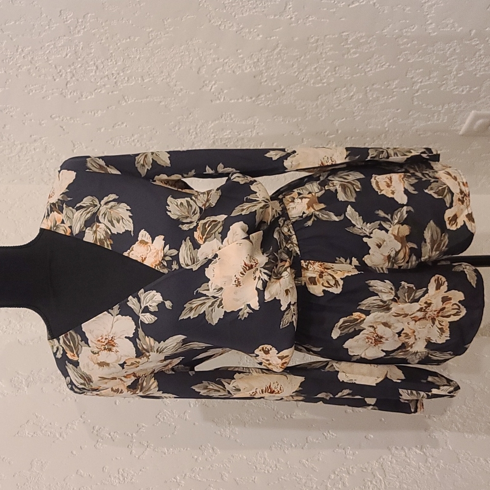 NWOT Lulu's Prairie Daydream Washed Navy Blue Floral Print Romper, size S